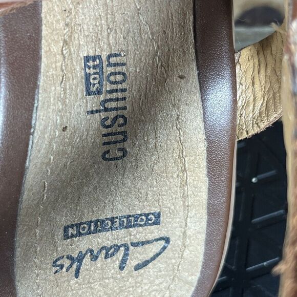 Clarks Soft Cushion Women Size 7.5 M Hazelle Amore T-Strap Brown Leather Sandal - Picture 6 of 10